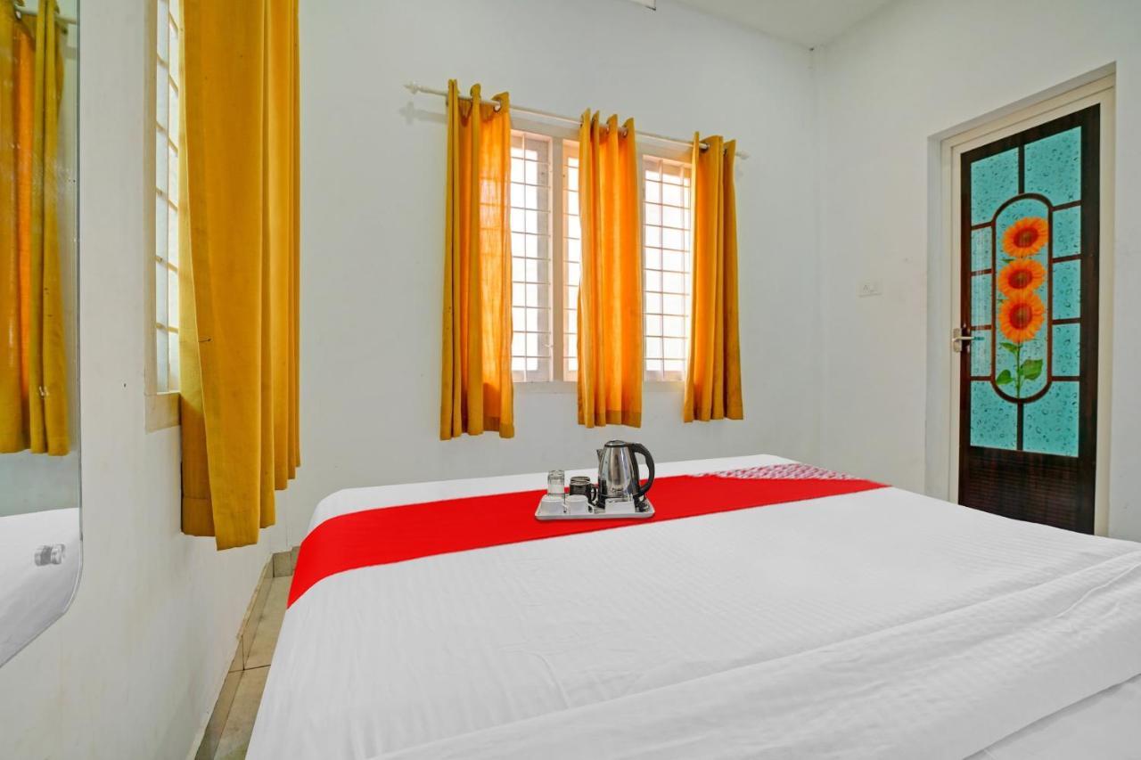 Oyo Thykoodam Sleep Inn Kochi Exterior photo