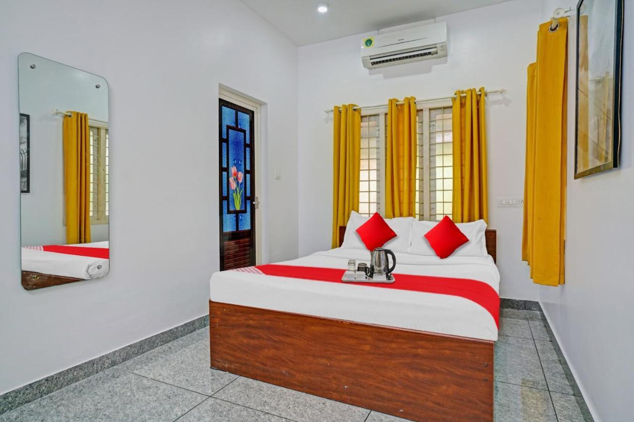 Oyo Thykoodam Sleep Inn Kochi Exterior photo